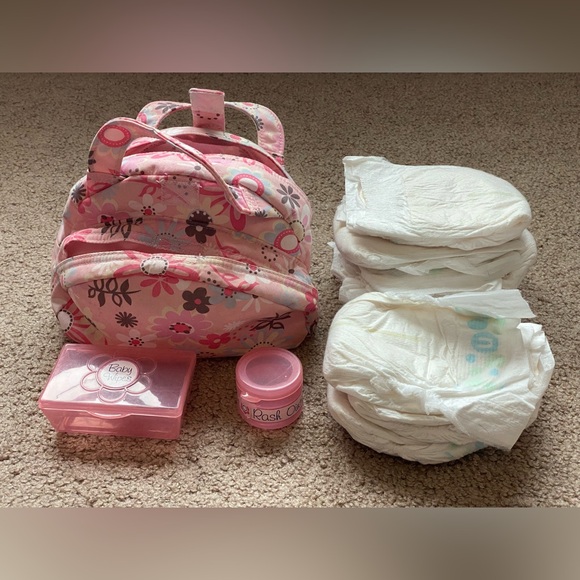 Melissa & Doug Other - Melissa & Doug Doll Diaper Changing Set & 11 NB diapers 👶 🍼👶🧷